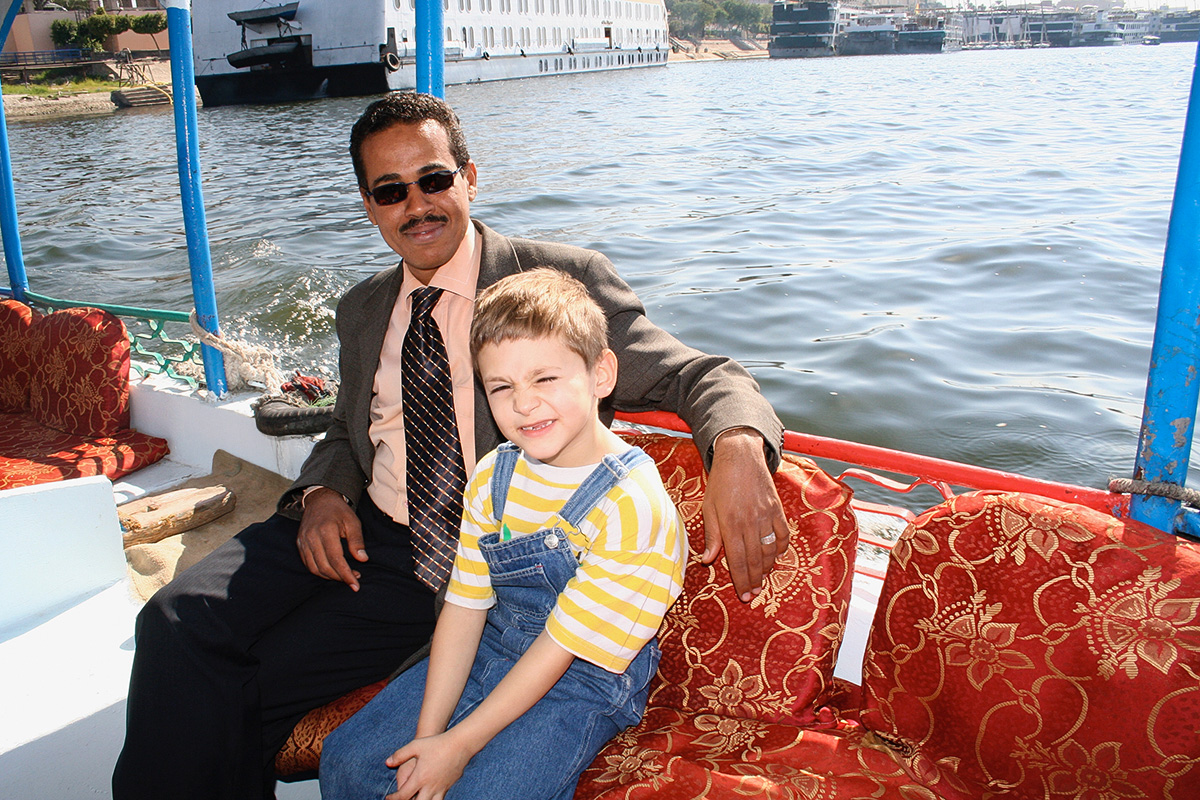 Waleed accompanies Ramon to the hotel